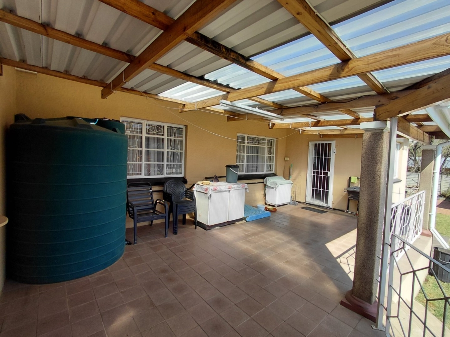 4 Bedroom Property for Sale in Wilgenhof Free State